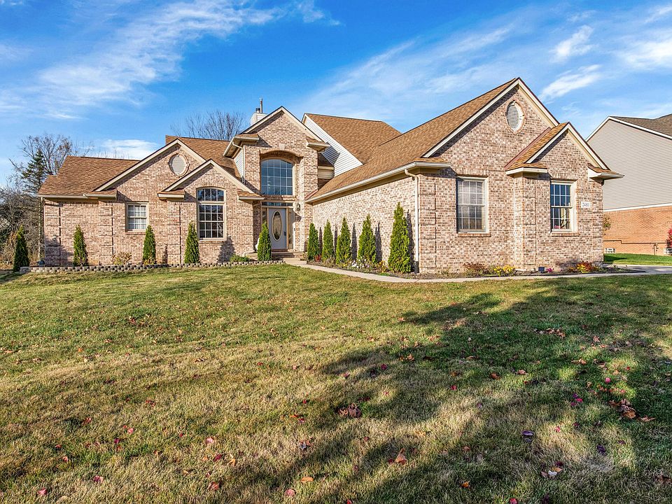 1st image of 2481 River Woods Dr N