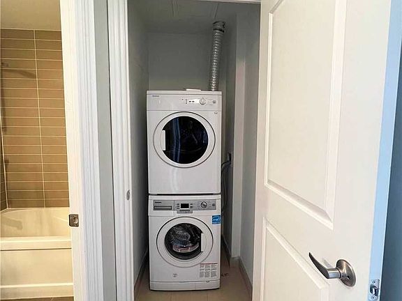 4th image of 2396 Major Mackenzie Dr W #310