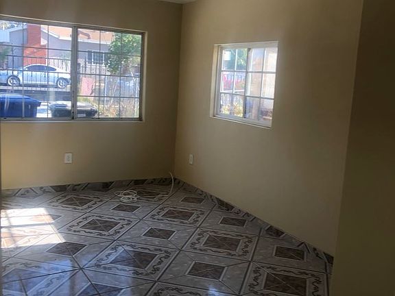 4th image of 12827 Herrick Ave