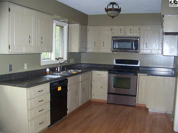 4th image of 802 Lochinvar Ln