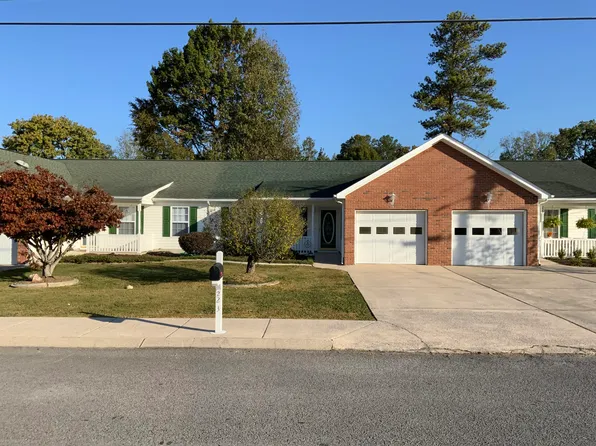 223 Flagstone Dr, Rossville, GA 30741