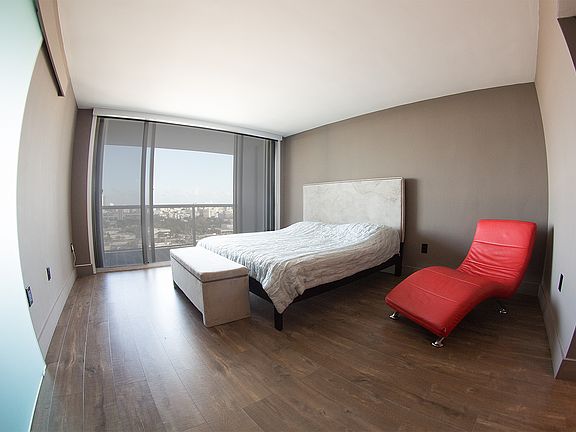 4th image of 1800 Sunset Harbour Dr #1907