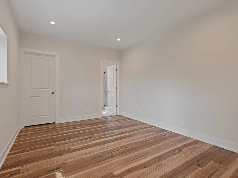 5131 N Lincoln Ave #301 — Photo 7