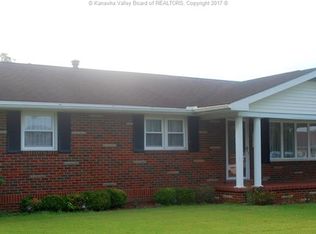 2912 Birch Ave, Point Pleasant, WV 25550