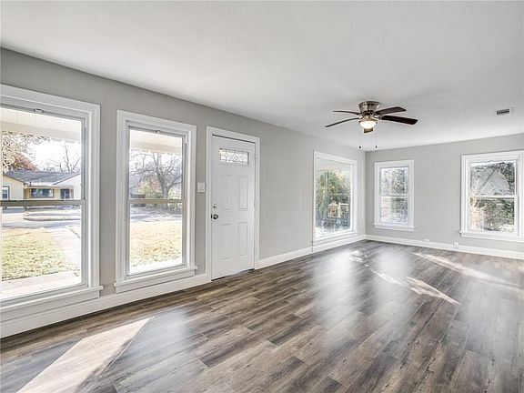 3rd image of 3305 Edith Ln