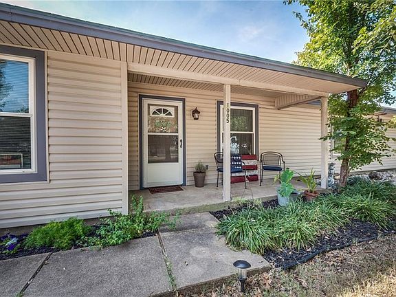 3rd image of 1005 Eastridge Cir