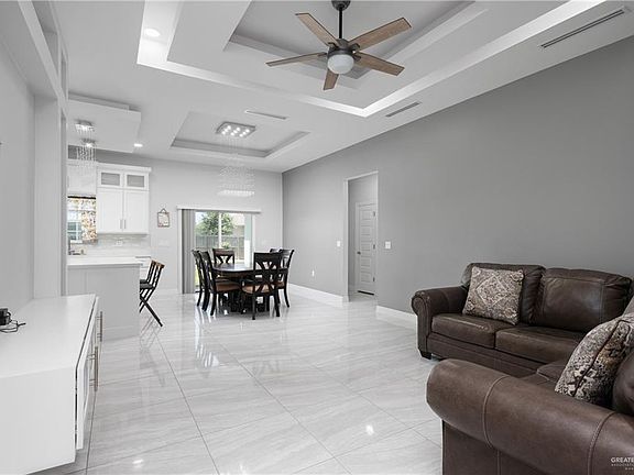3rd image of 1205 Grandeur Dr