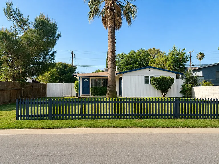 27188 Messina St — Photo 13