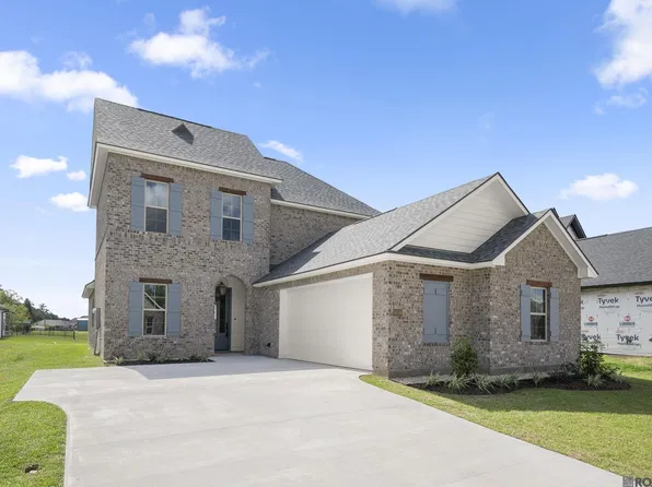 36189 Belle Parc Ave, Geismar, LA 70734