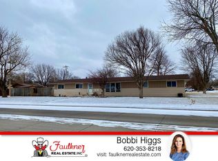 913 W Patterson Ave, Ulysses, KS 67880