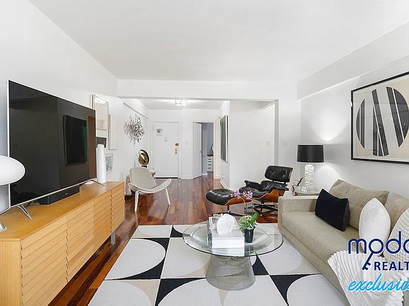 4th image of 3210 Arlington Ave APT 3J