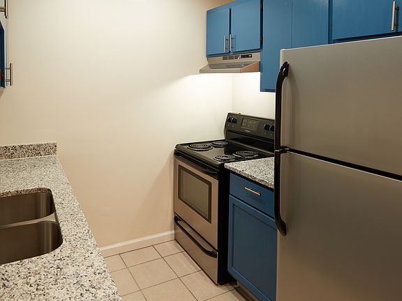 2nd image of 420 Kungs Way #2A