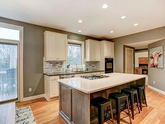 5th image of 2904 Waukeegan Ave