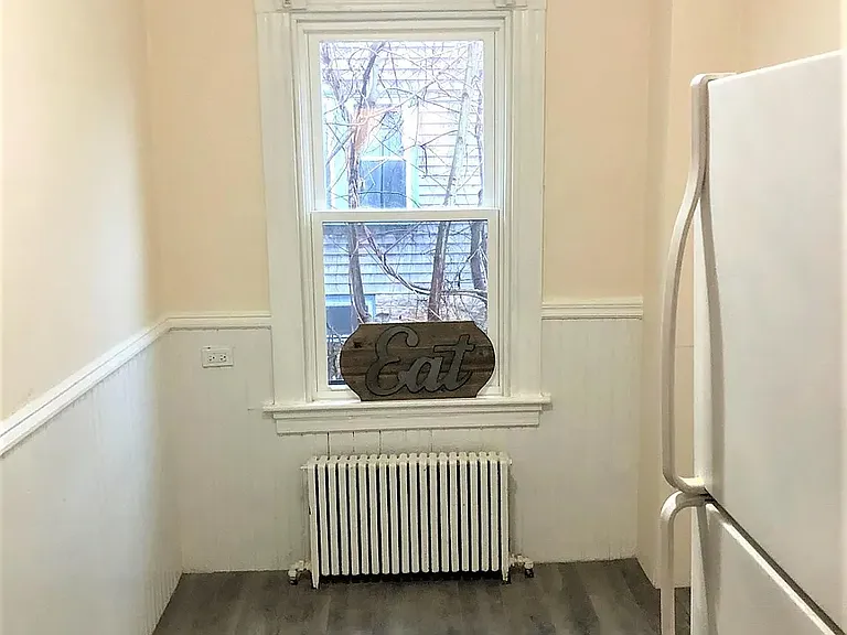 115 Van Zandt Ave #1 — Photo 6