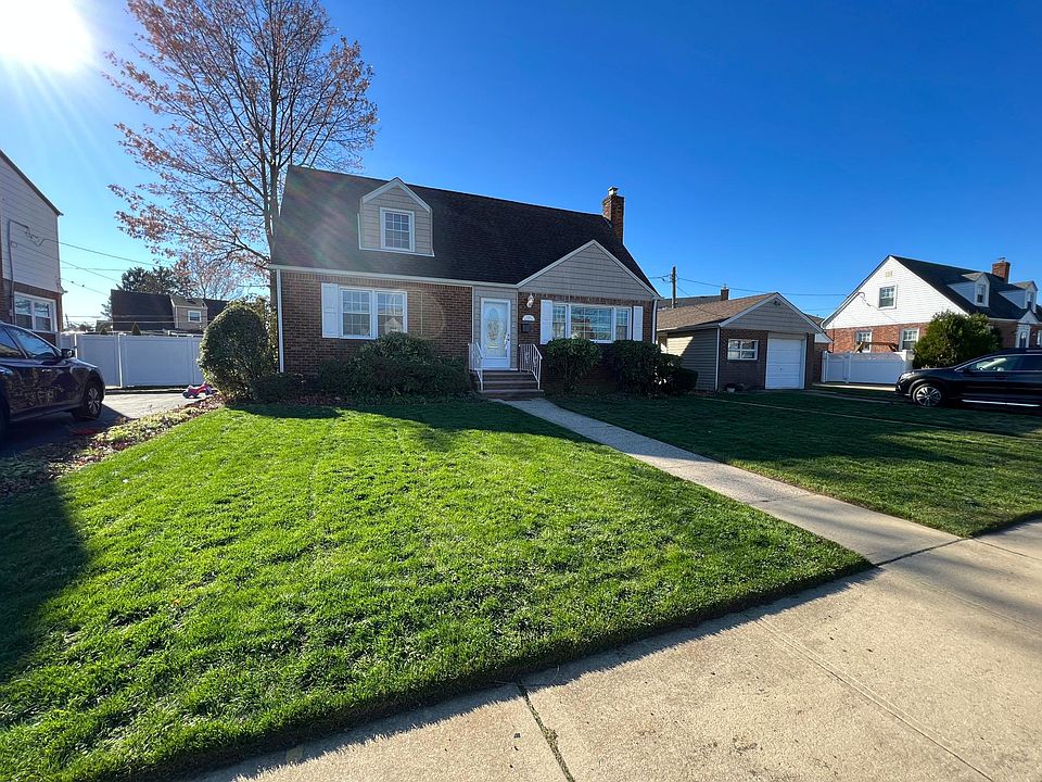 1st image of 1099 Park Ln N