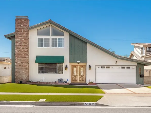 11971 Pine St, Los Alamitos, CA 90720