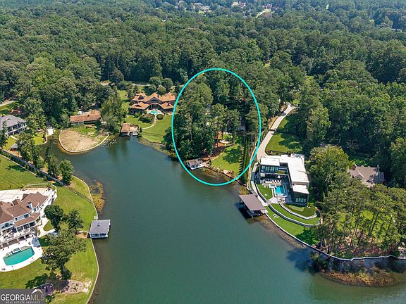 4th image of 3340 S Bay Dr