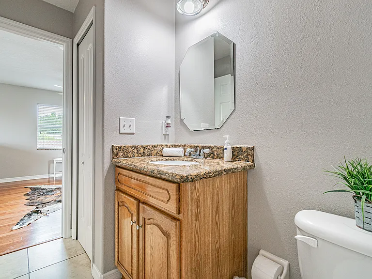 2907 W Chestnut St — Photo 31