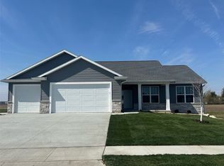 1375 Echo Ridge Ln, Marion, IA 52302