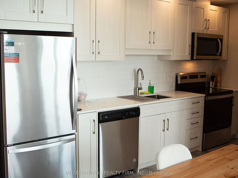 60 Charles St W #2305 — Photo 10