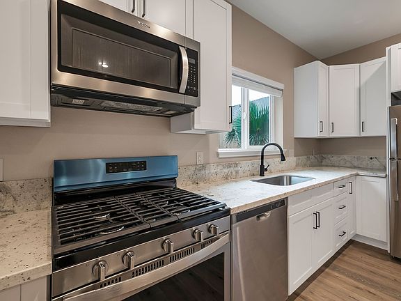 5th image of 1122 Stewart Ave #4