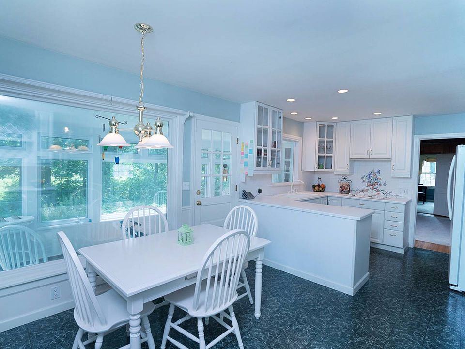 1382 Rosehill Blvd, Niskayuna, NY 12309 Zillow