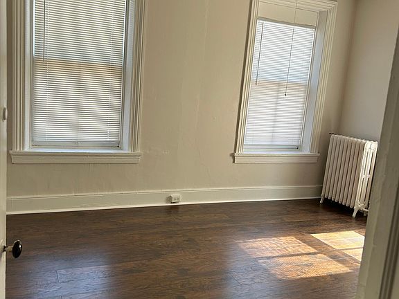 4th image of 132 Locust St #200