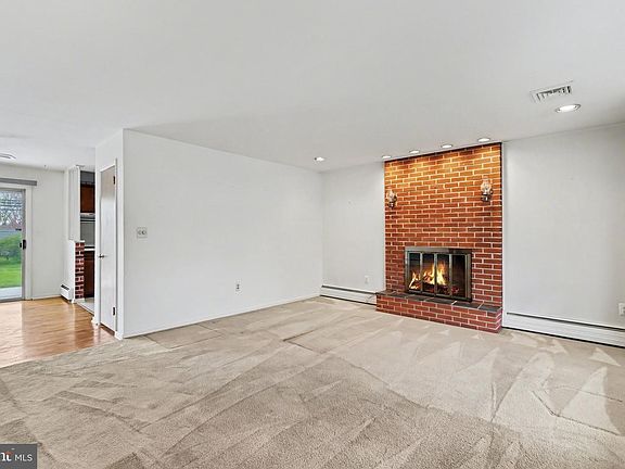 4th image of 1131 Apple Dr