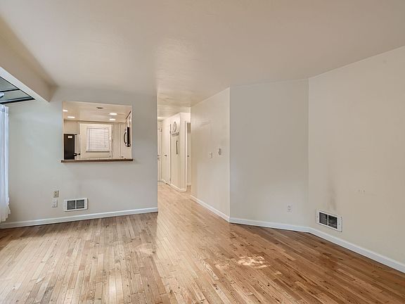 2nd image of 10021 NE 122nd St #K-b