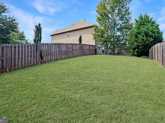4th image of 958 Nevis Way