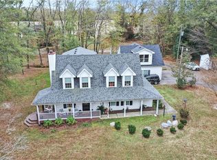 7458 Mill Creek Dr, Zuni, VA 23898
