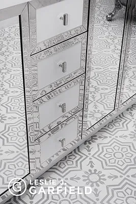 Rented by Leslie J. Garfield | media 26