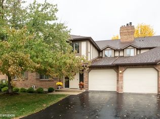 7652 Golf Dr #2B, Palos Heights, IL 60463
