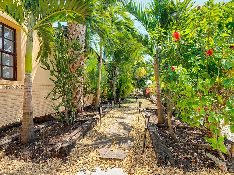 301 SW 69th Ave — Photo 30