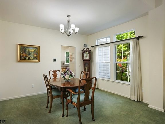 5th image of 48 Huntington Rd