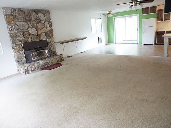 3rd image of 3616 Woodlake Dr