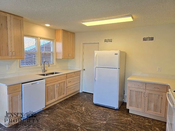 5th image of 2950 Santa Clara Dr