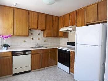 2nd image of 5867 Mission St APT 7