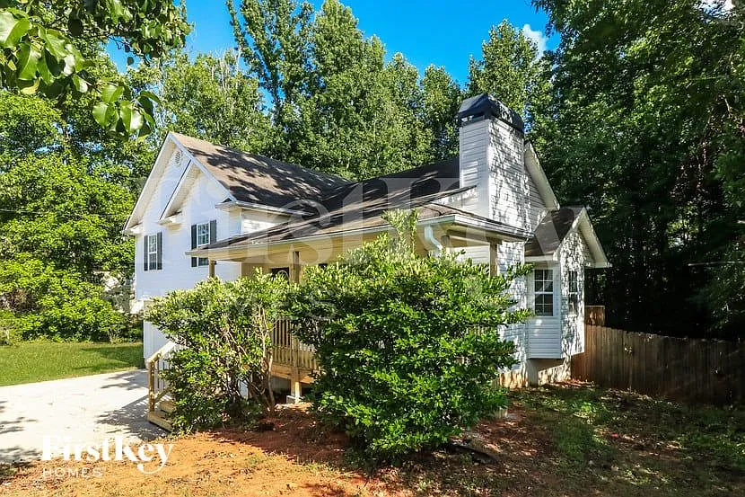 3 bed, 2.0 bath, 1288 sqft, $1,910 — Photo 2