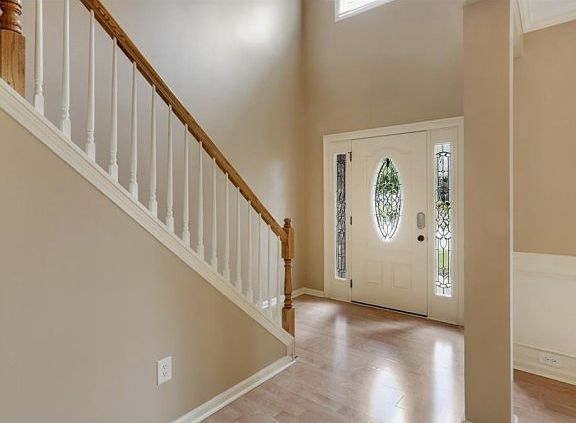 2nd image of 501 Crestmont Ln
