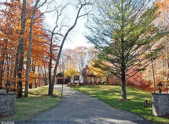 2nd image of 64 Holmes Ln