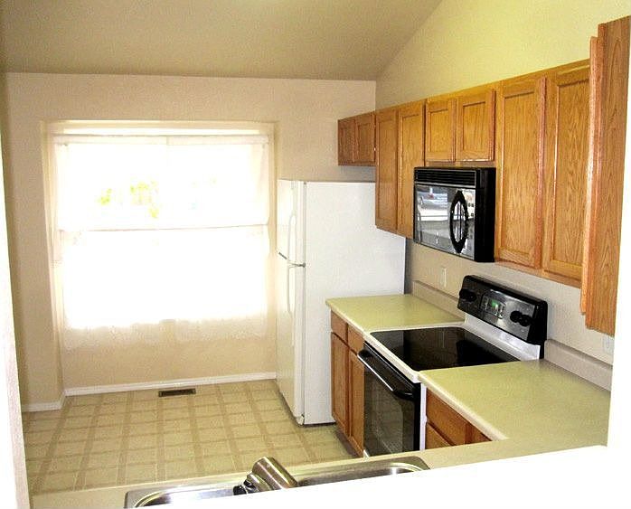 2nd image of 7750 Del Ray Bay St