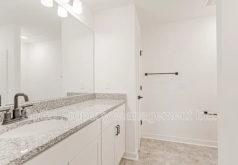 1411 Darrowby Way #1 — Photo 15