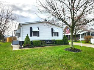 310 Pin Oak Cir, Elyria, OH 44035