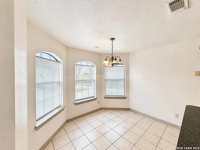 2140 Romel St — Photo 6