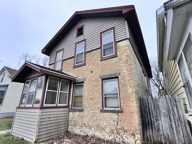 2nd image of 579 6th Avenue