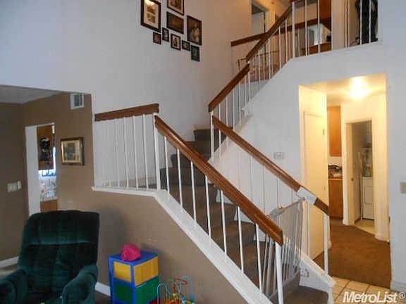 2nd image of 6706 Montauban Ave