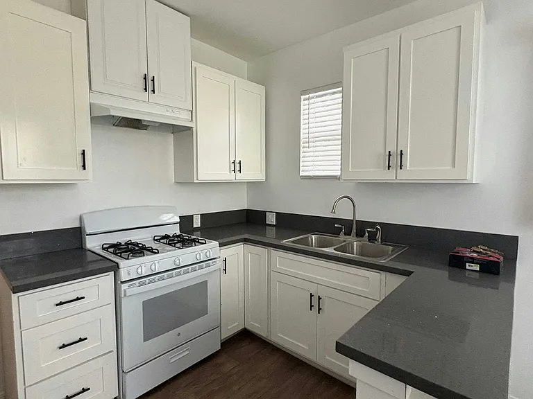555 N La Cadena Dr #4 — Photo 6
