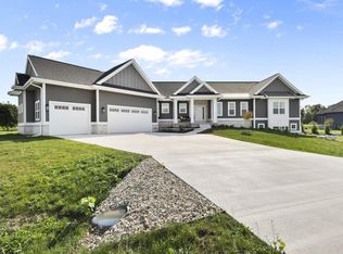 6682 Morning Dew Ln, Sun Prairie, WI 53590