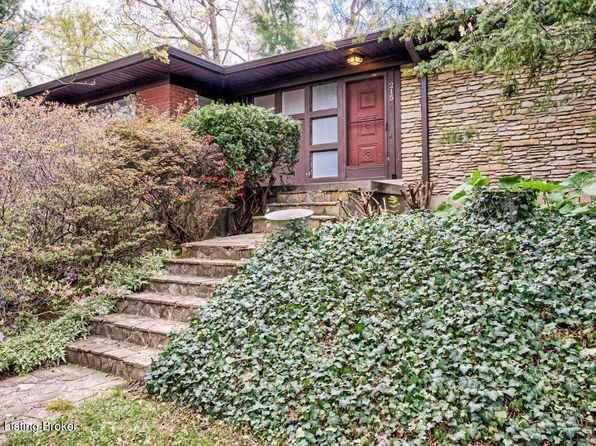 215 Choctaw Rd, Indian Hills, KY 40207
